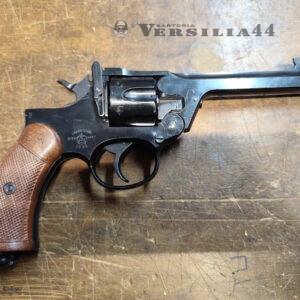 REVOLVER WEBLEY SCOTT