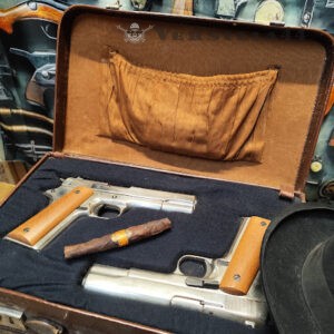 pistola 1911 cromata.